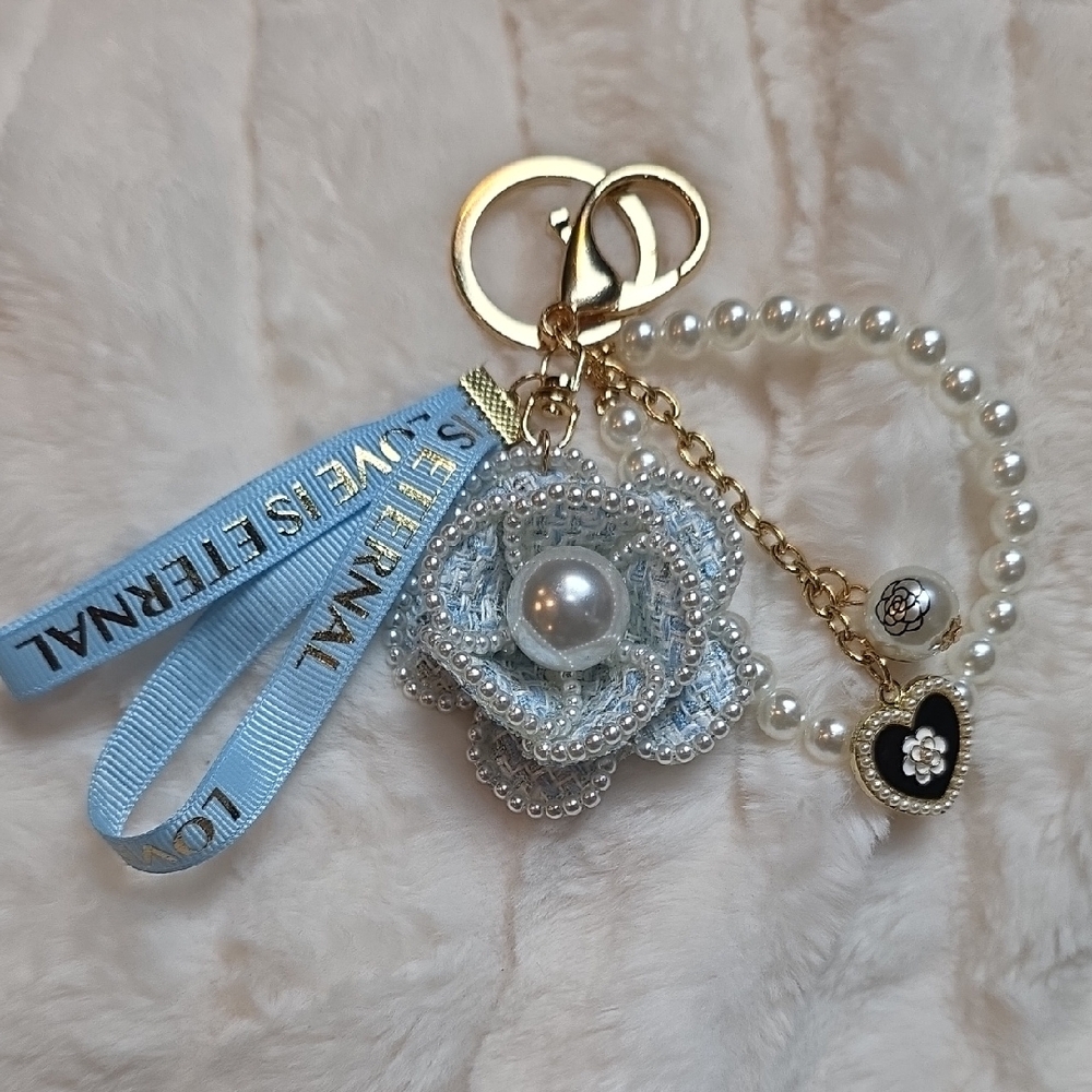 Elegant Pearl and Flower Keychain